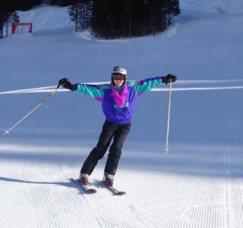happy skiier